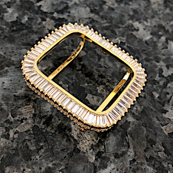 Apple Watch case bezel yellow gold with lab diamond baguette and rounds - Picture 2 of 3